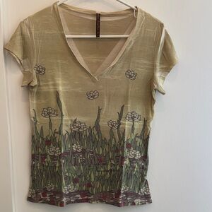Graphic Lotus Print V-Neck Tee